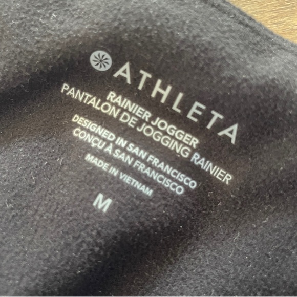 Athleta Rainier black joggers M - Picture 9 of 9